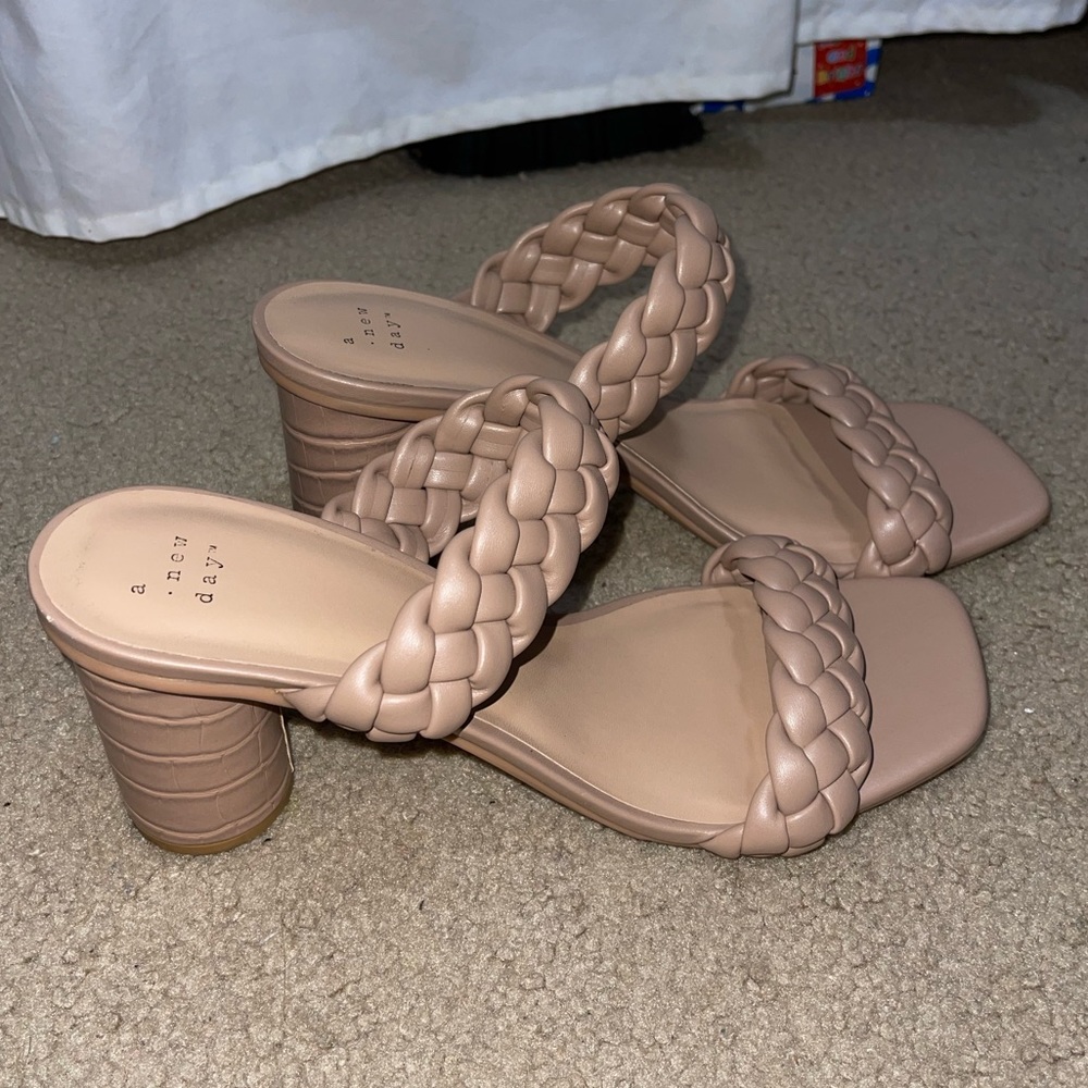Beige heels